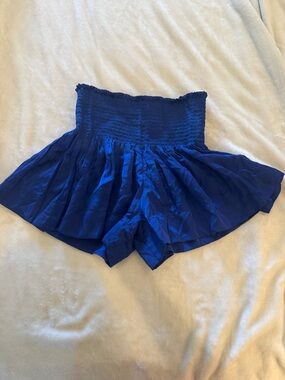 KOCH Women's Royal Blue Smocked Waist Shorts Size Small